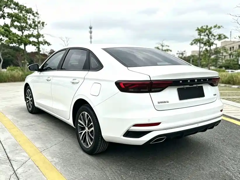 Geely Emgrand — миниатюра 8