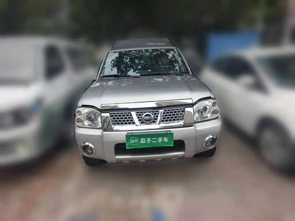 Nissan Paladin — миниатюра 2