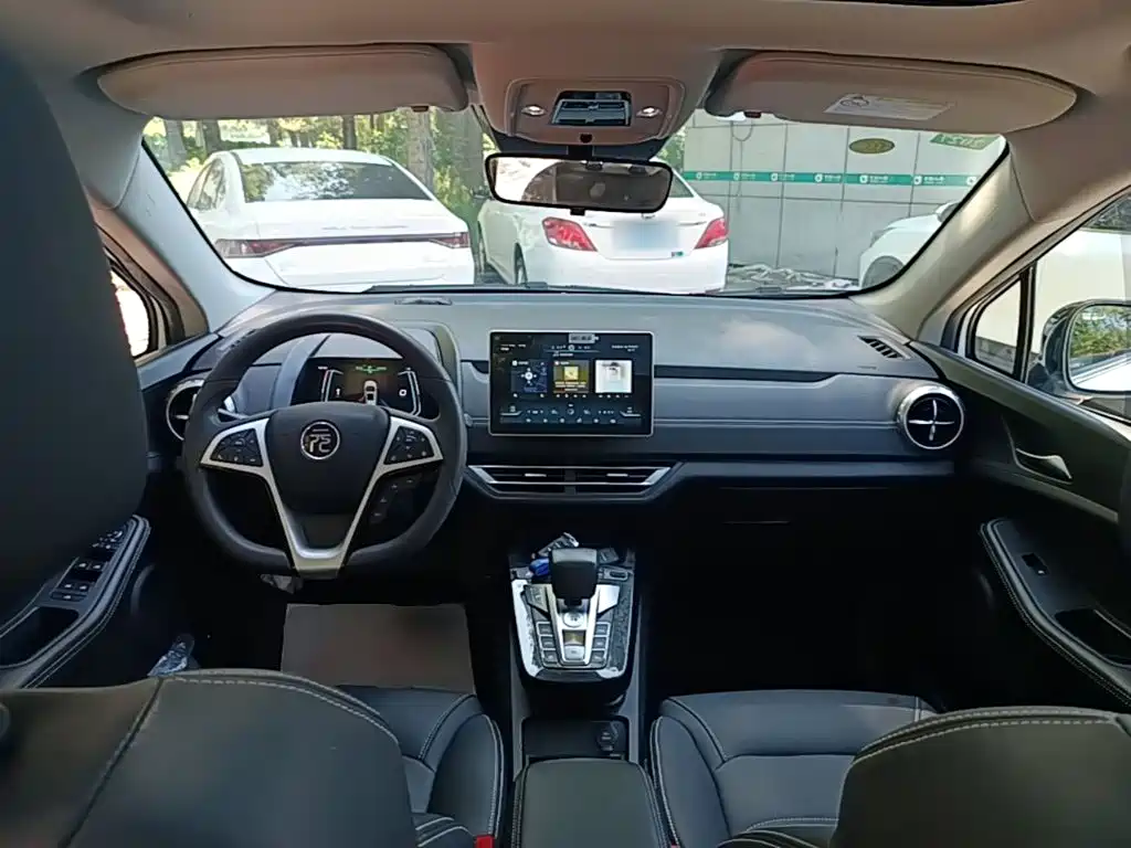 BYD Yuan EV — миниатюра 10