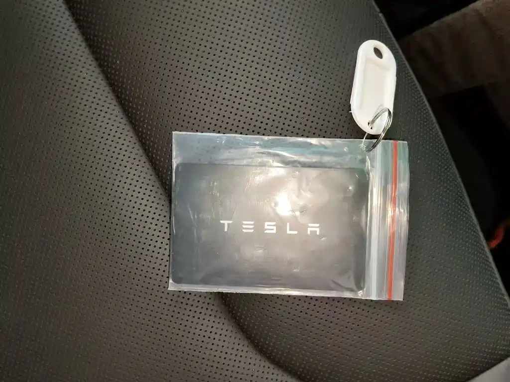 Tesla Model 3 — миниатюра 9