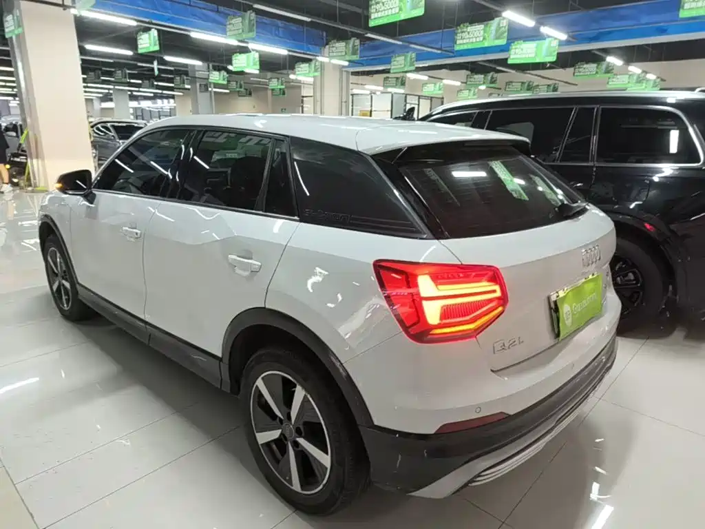 Audi Q2L e-tron — миниатюра 5