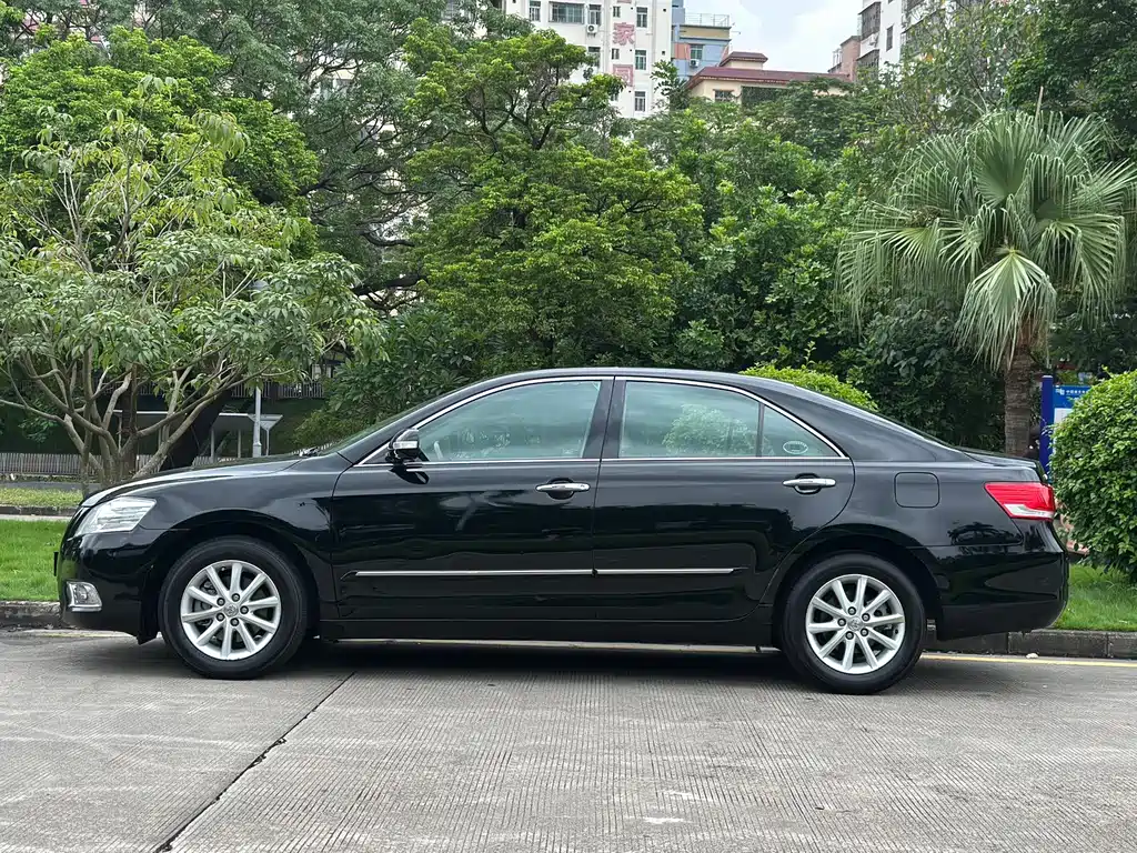 Toyota Camry — миниатюра 9