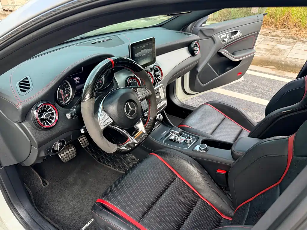 Mercedes-Benz CLA AMG — миниатюра 12