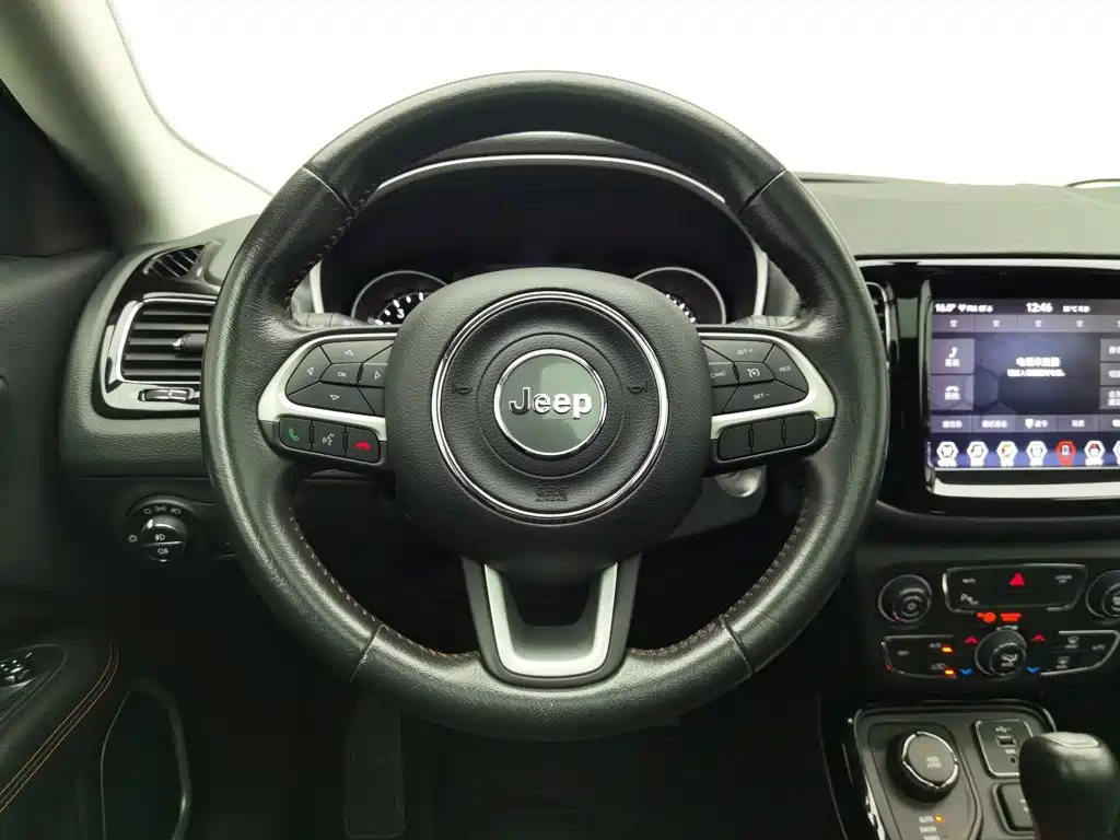 Jeep Compass — миниатюра 11