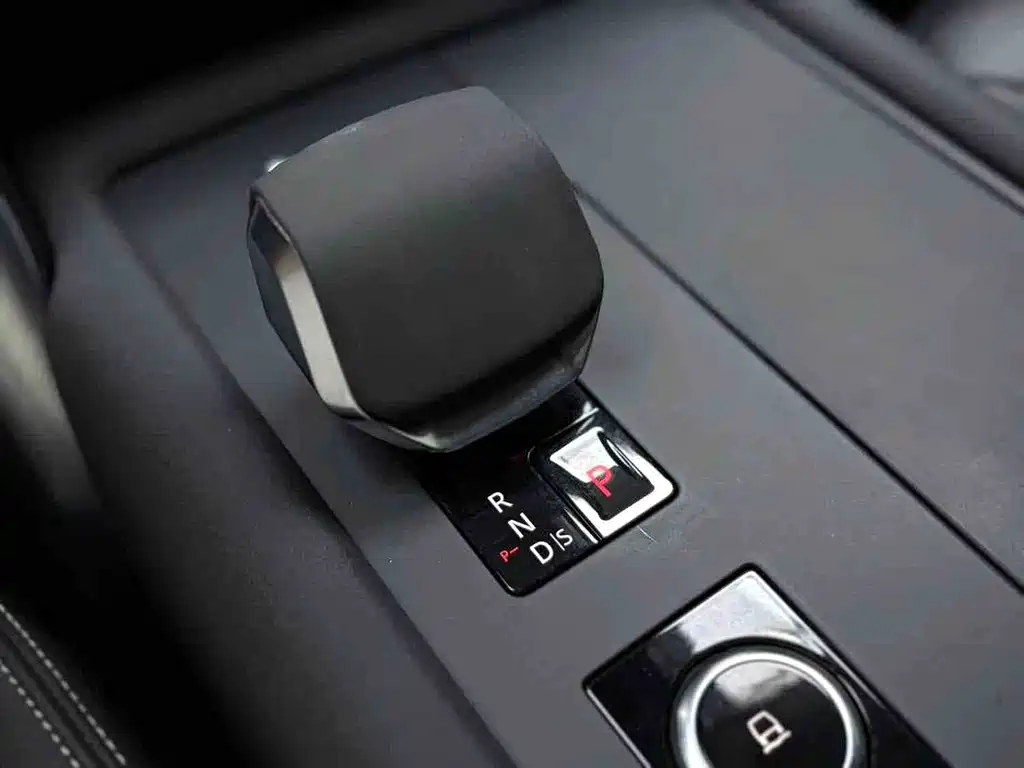 Land Rover Discovery — миниатюра 8