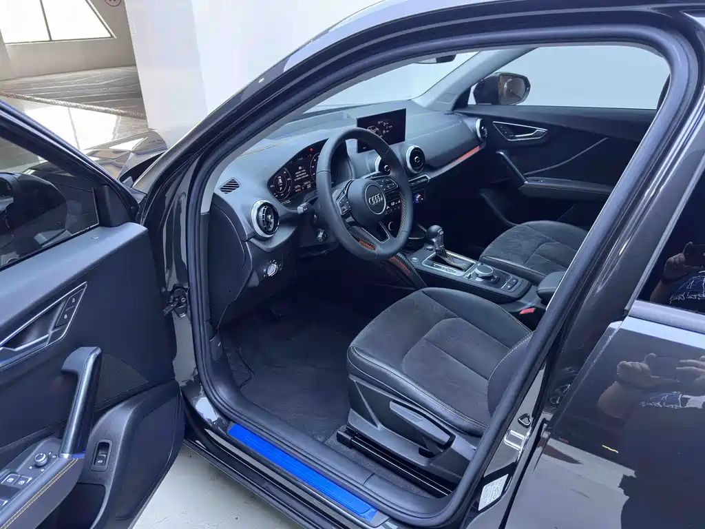 Audi Q2L e-tron — миниатюра 10
