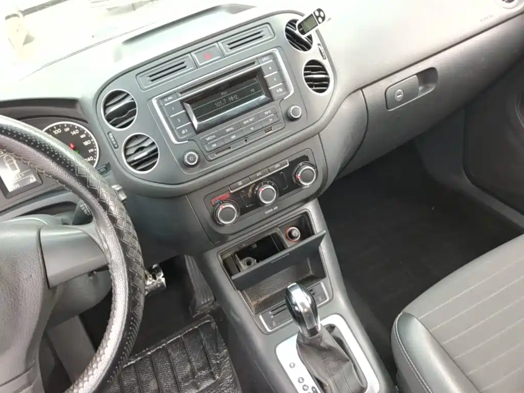 Volkswagen Tiguan — миниатюра 13