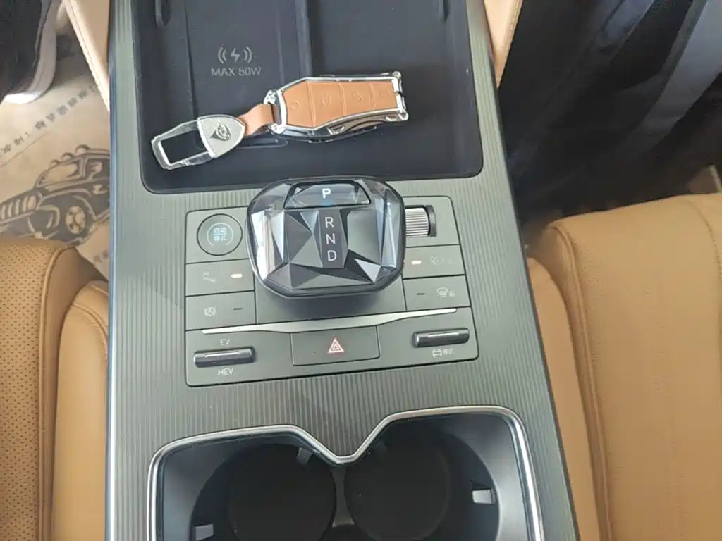 BYD L DM-i — миниатюра 14