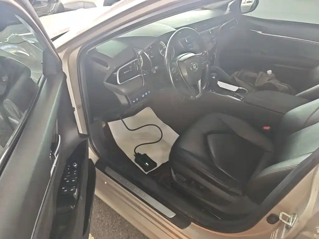 Toyota Camry — миниатюра 16