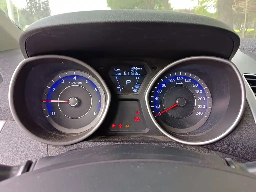 Hyundai Elantra 2015 1.6L AT Fashion