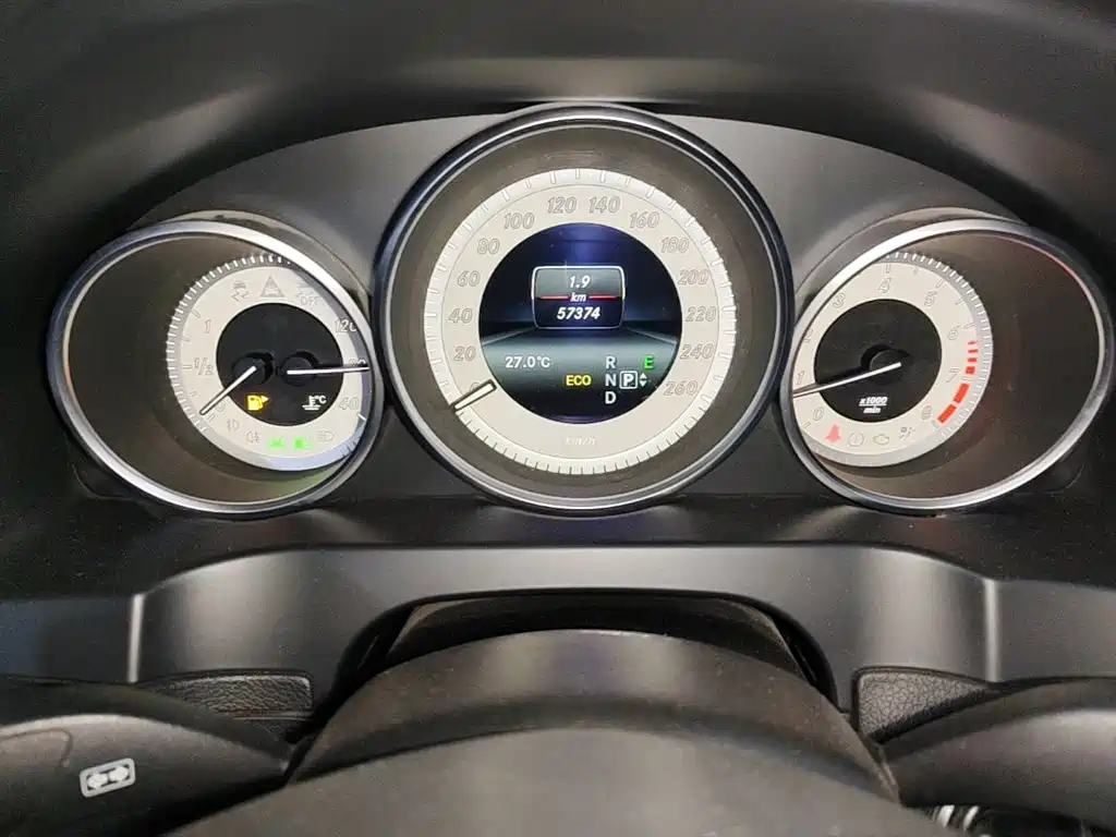 Mercedes-Benz E-Class (Import) — миниатюра 16