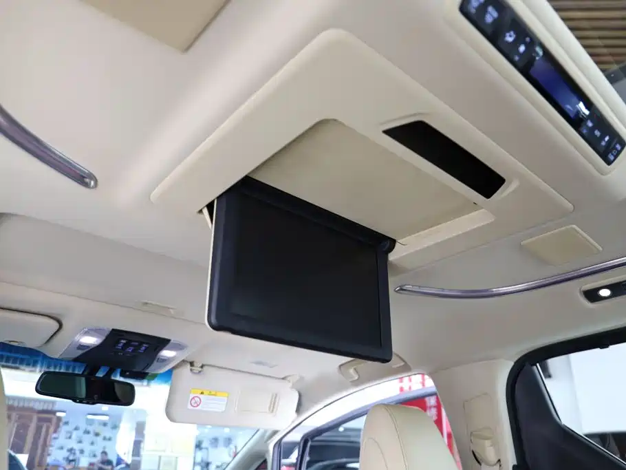 Toyota Alphard — миниатюра 22