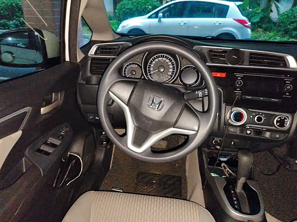 Honda Fit — миниатюра 6