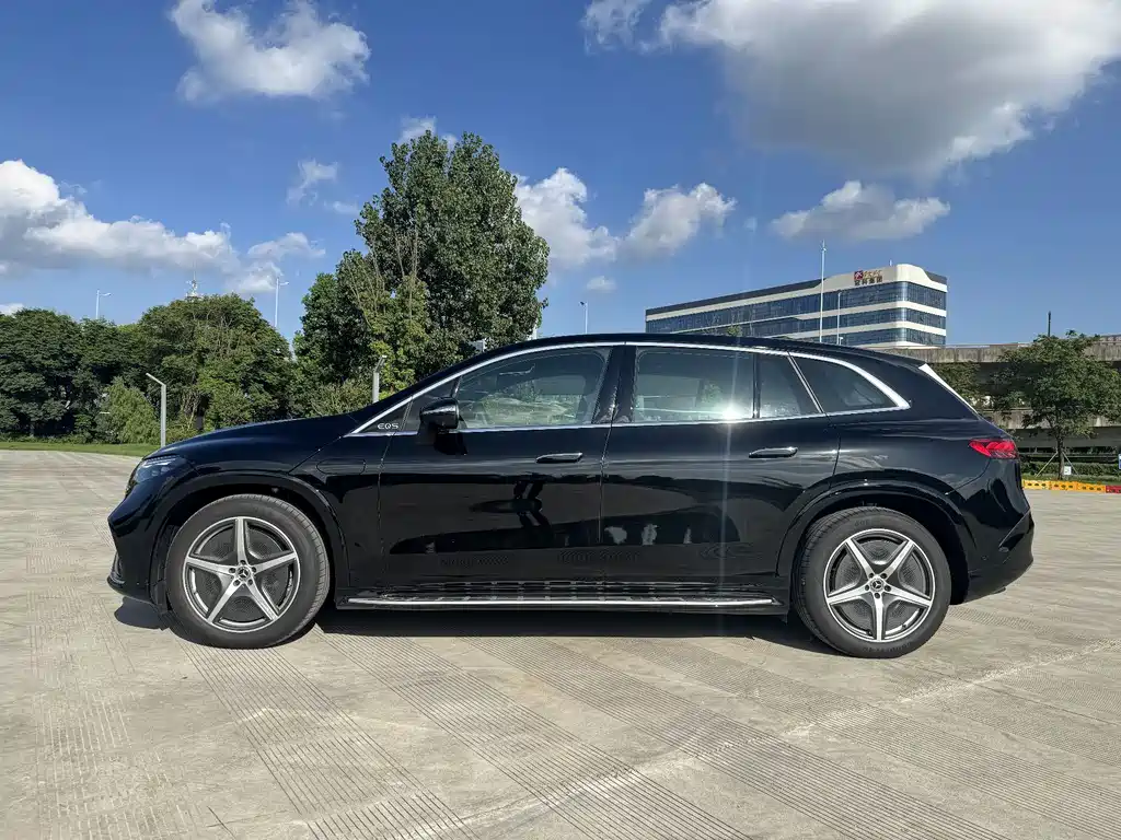 Mercedes-Benz EQS SUV — миниатюра 22
