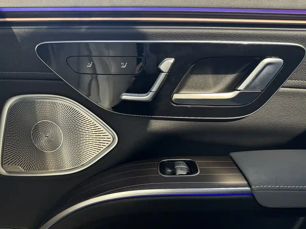 Mercedes-Benz EQS SUV — миниатюра 21