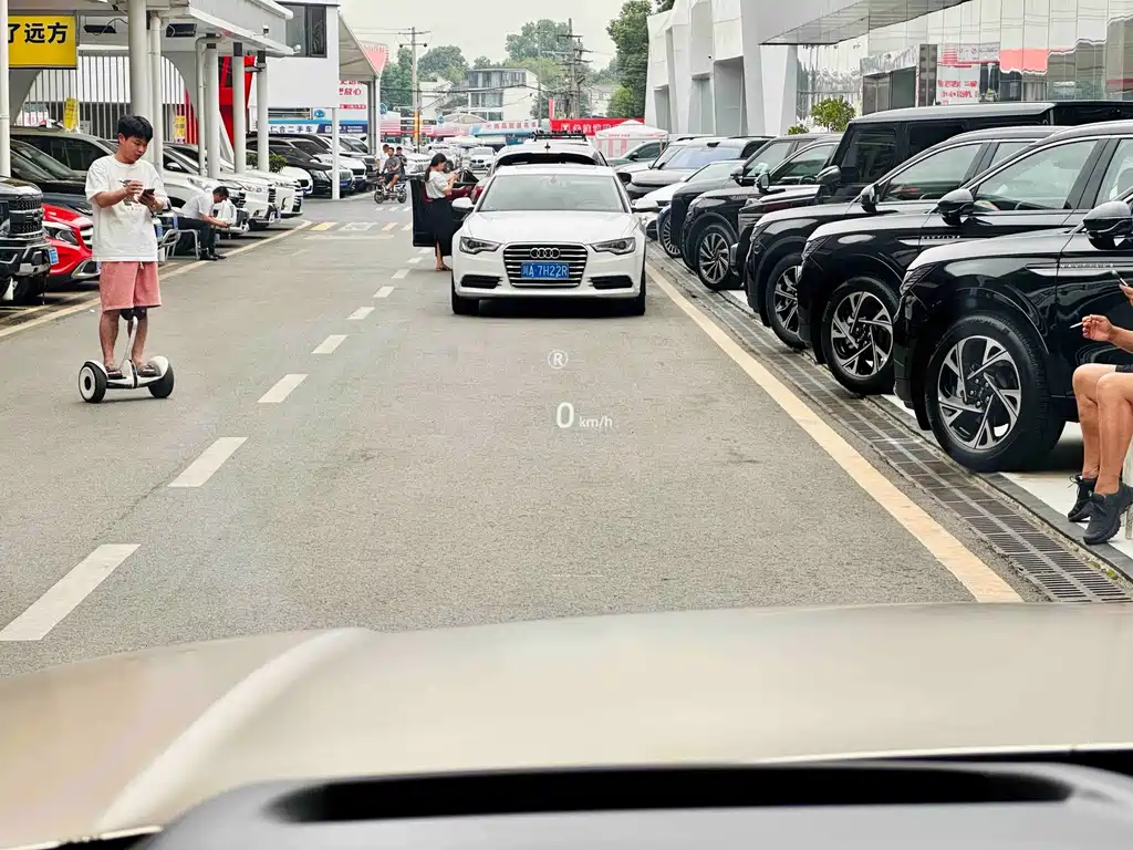 Land Rover Range Rover — миниатюра 12