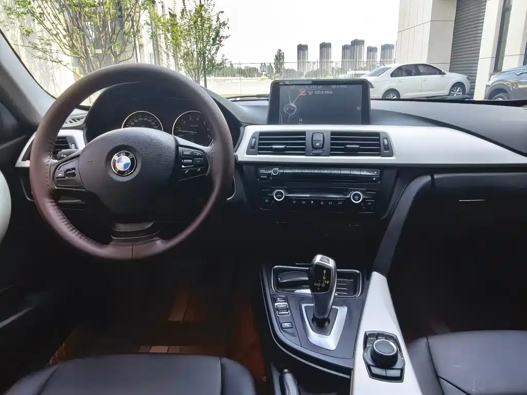 BMW 3 Series — миниатюра 7