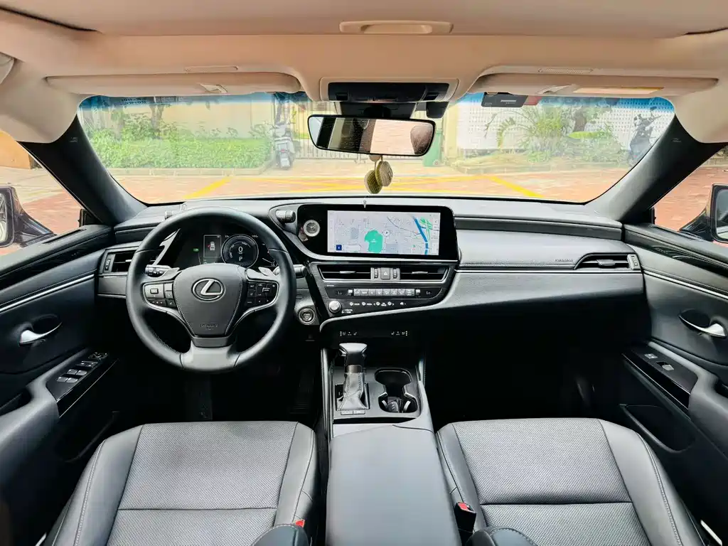 Lexus ES — миниатюра 5