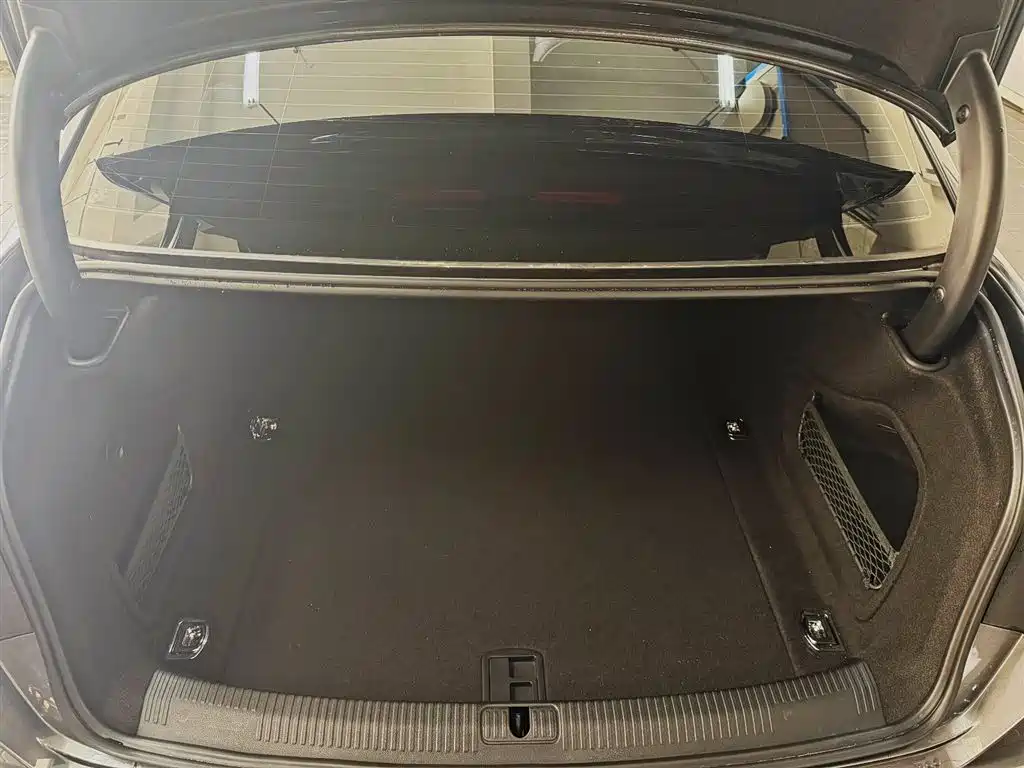 Audi A4L — миниатюра 14