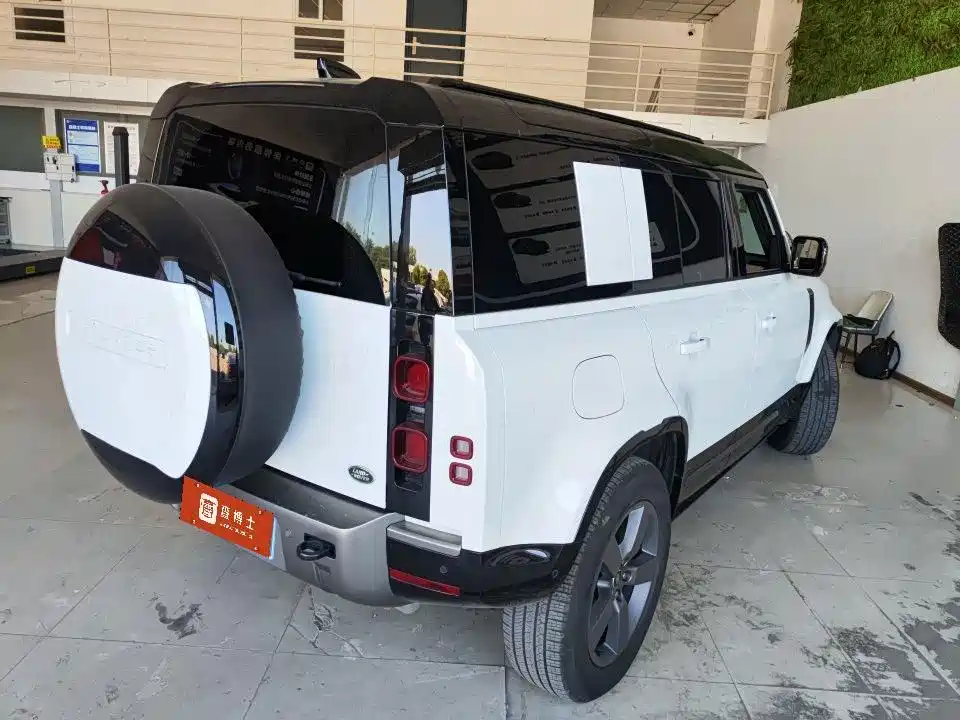Land Rover Defender — миниатюра 2
