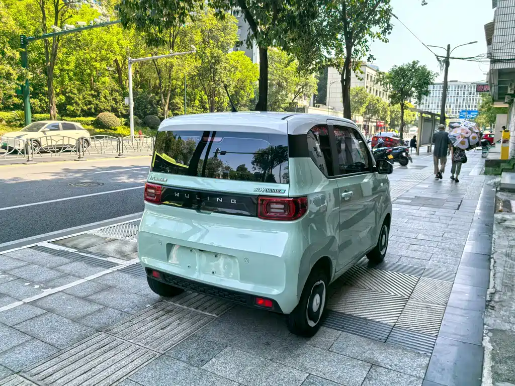 Wuling MINIEV — миниатюра 8