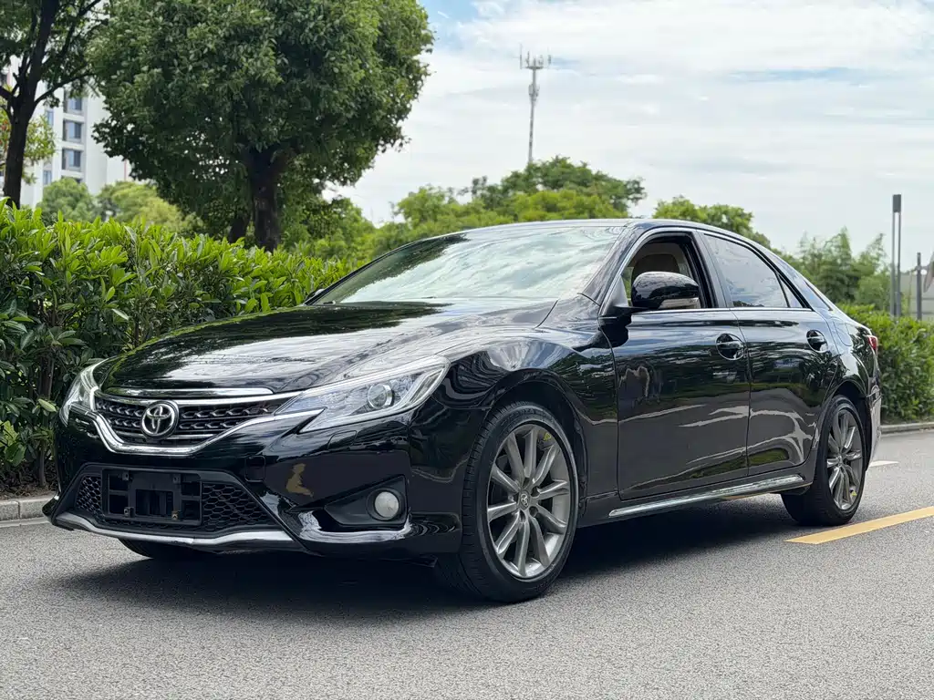 Toyota Reiz 2014