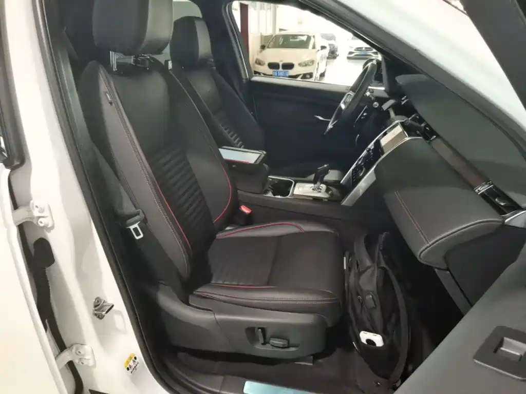 Land Rover Discovery Sport — миниатюра 25