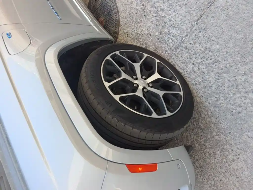 Jeep Grand Cherokee 4xe (Import) — миниатюра 23