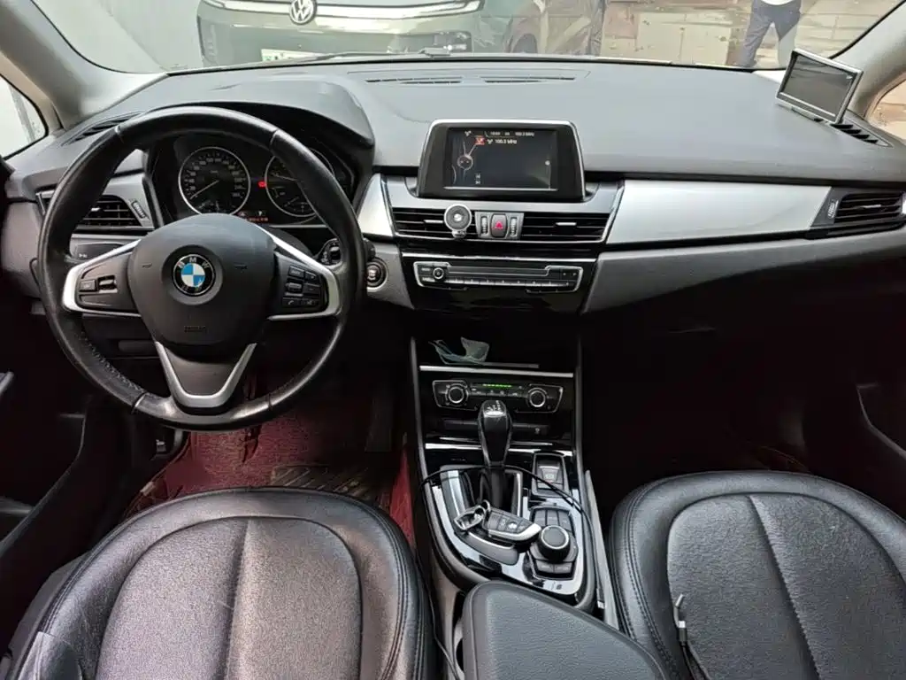 BMW 2 Series Active Tourer — миниатюра 13