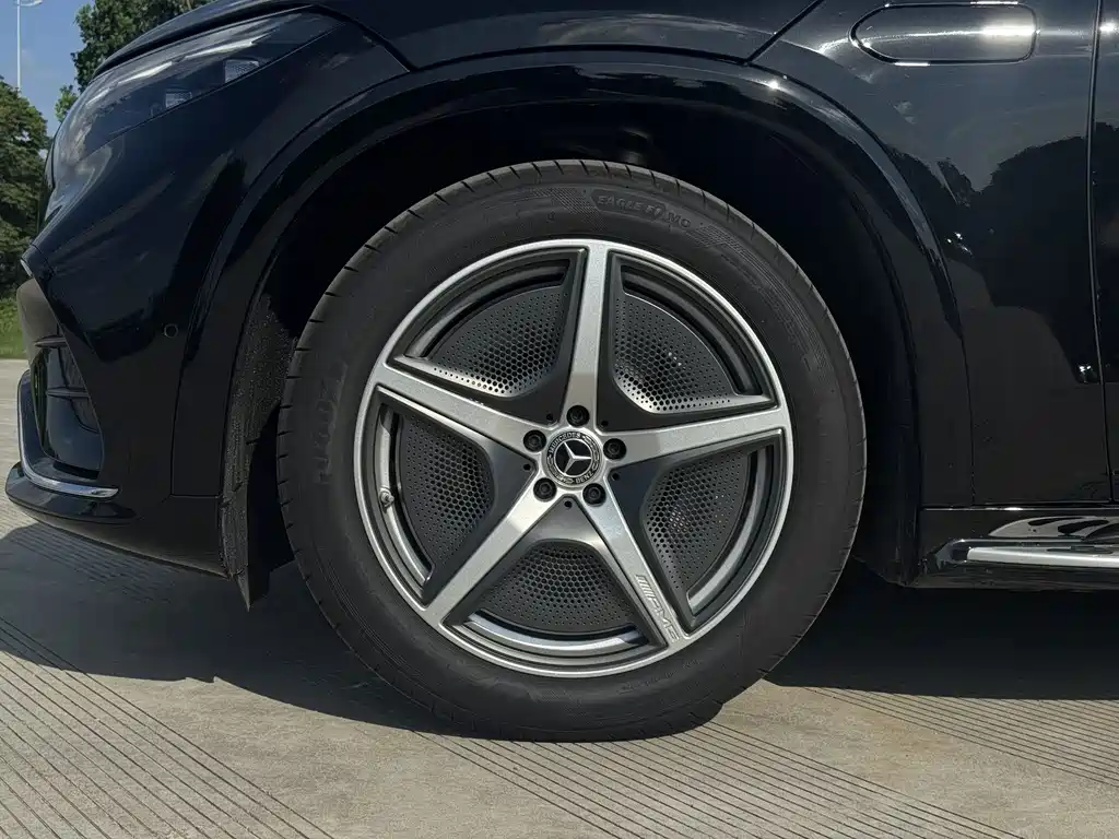 Mercedes-Benz EQS SUV — миниатюра 5