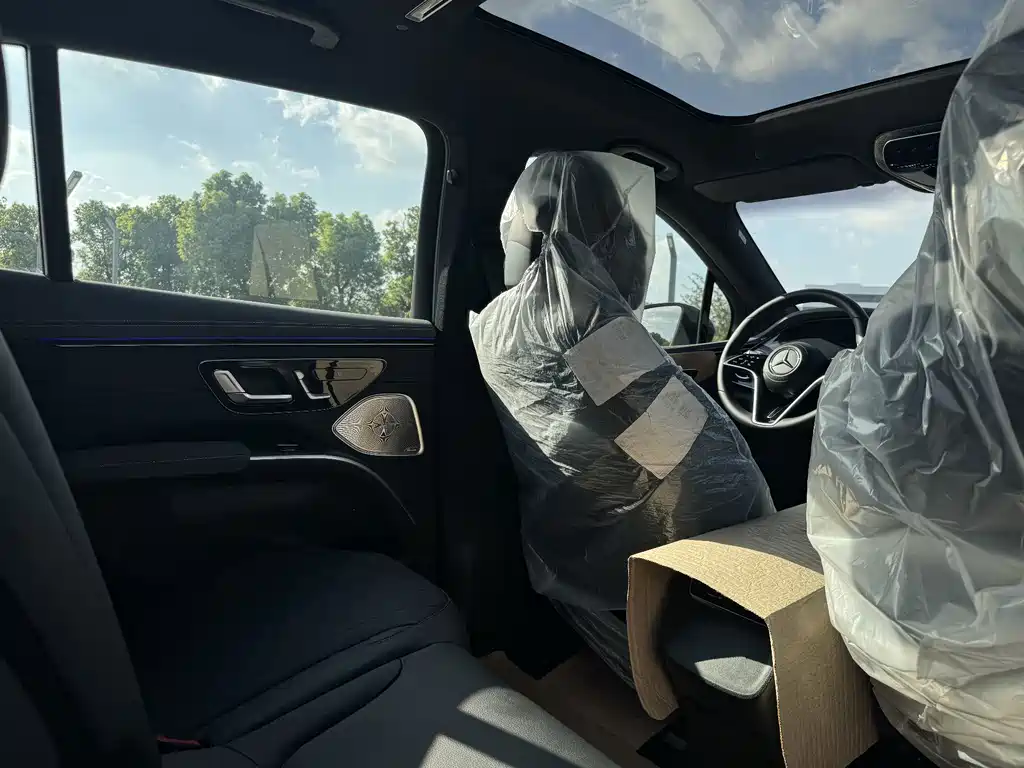 Mercedes-Benz EQS SUV — миниатюра 13