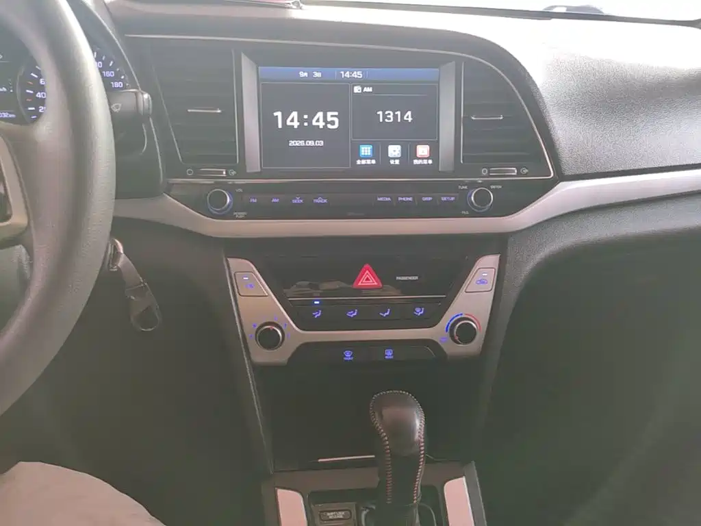 Hyundai Elantra — миниатюра 13