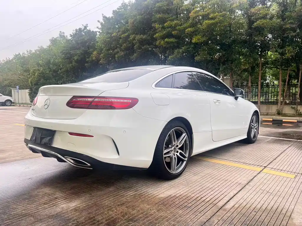 Mercedes-Benz E-Class (Import) — миниатюра 25