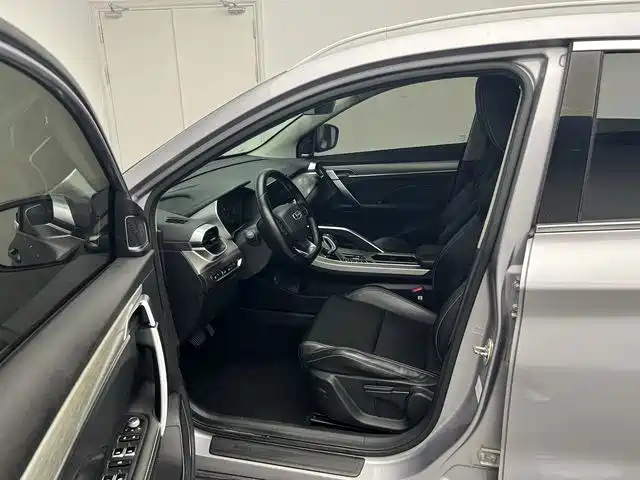 Geely Binyue — миниатюра 13