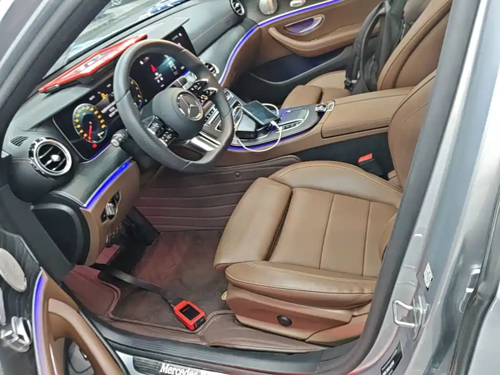 Mercedes-Benz E-Class — миниатюра 15