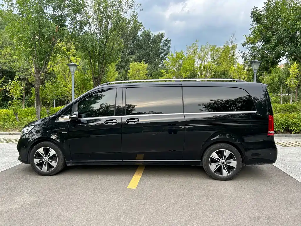 Mercedes-Benz V-Class — миниатюра 13