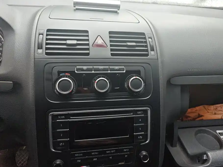 Volkswagen Touran — миниатюра 13