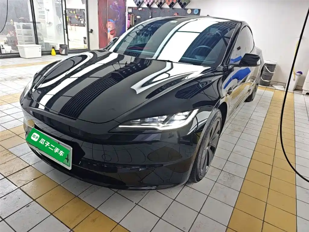 Tesla Model 3 2024