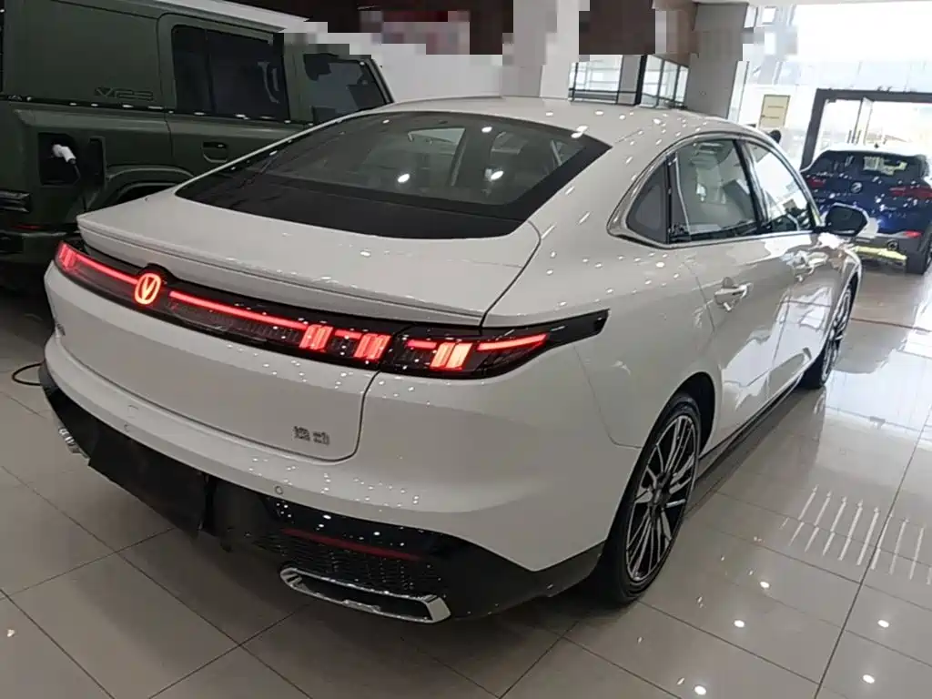 Changan Eado — миниатюра 7