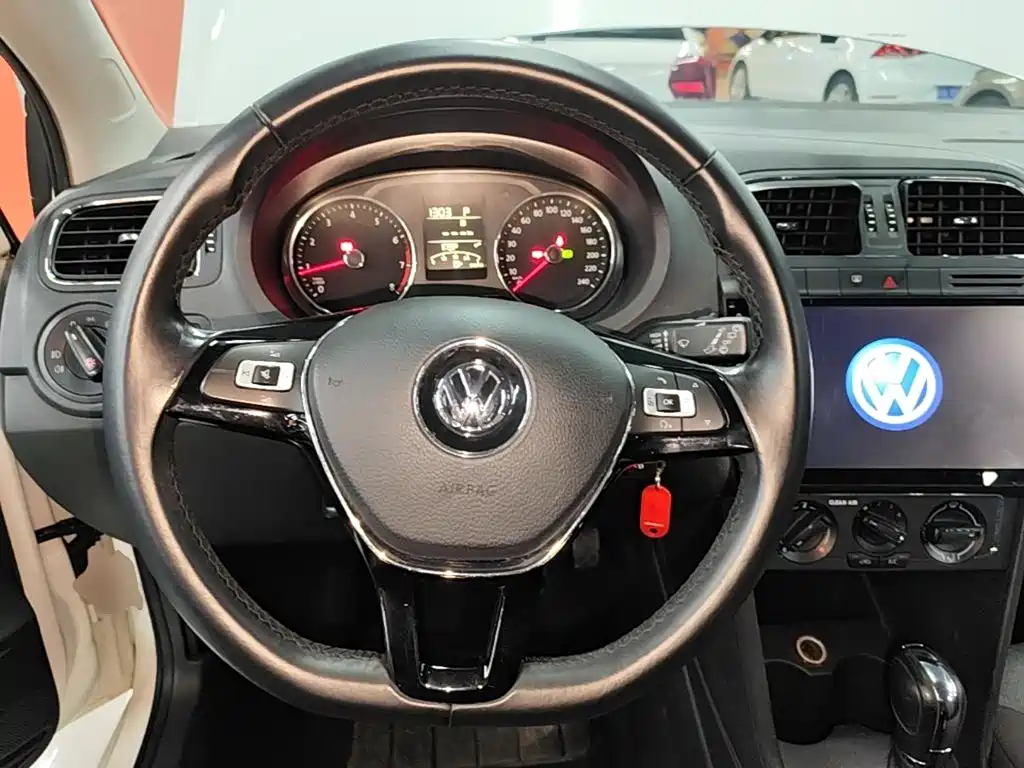 Volkswagen Polo — миниатюра 11