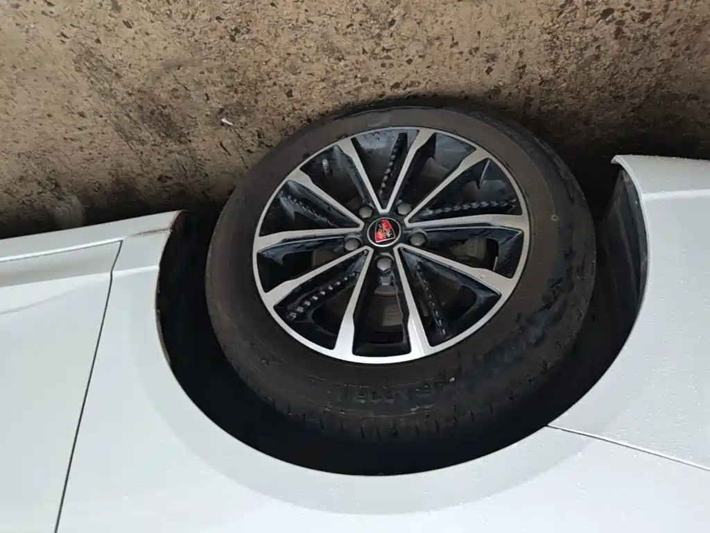 Roewe i5 — миниатюра 23