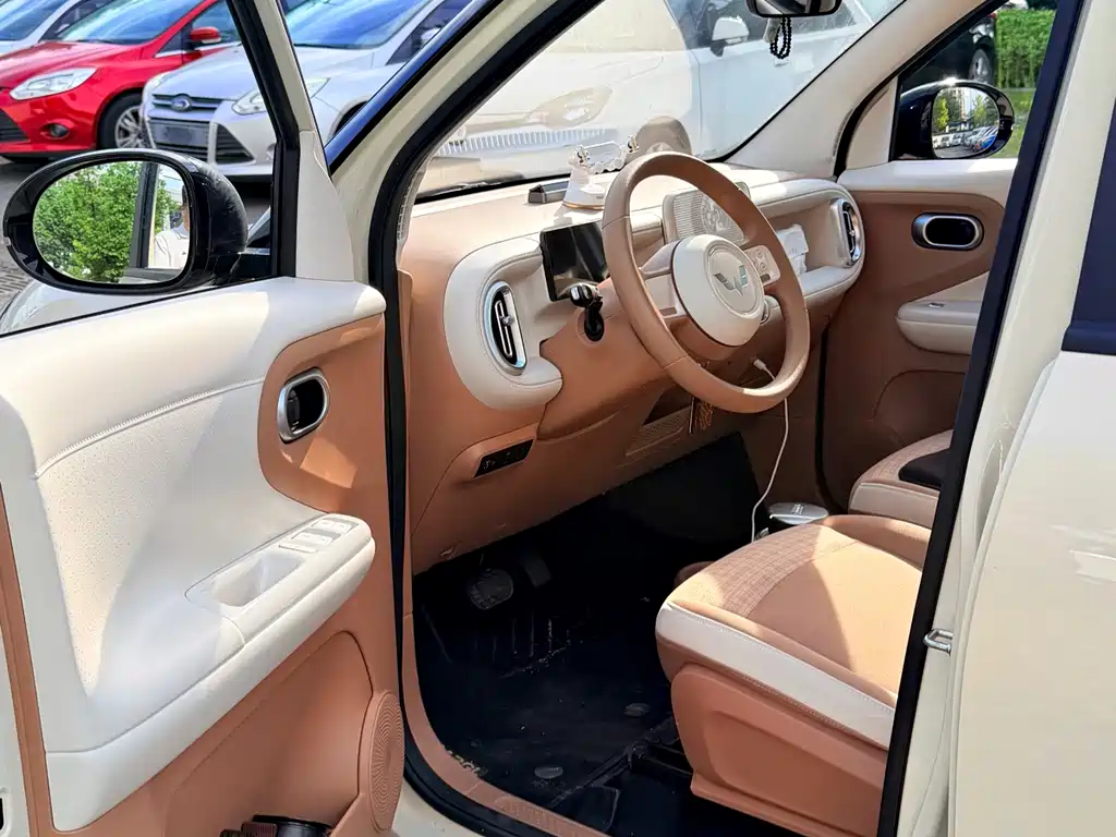 Wuling MINIEV — миниатюра 8
