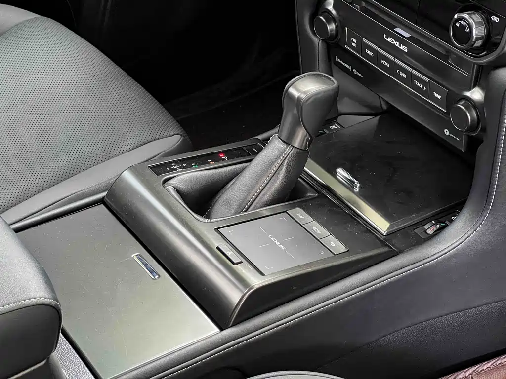 Lexus GX — миниатюра 18