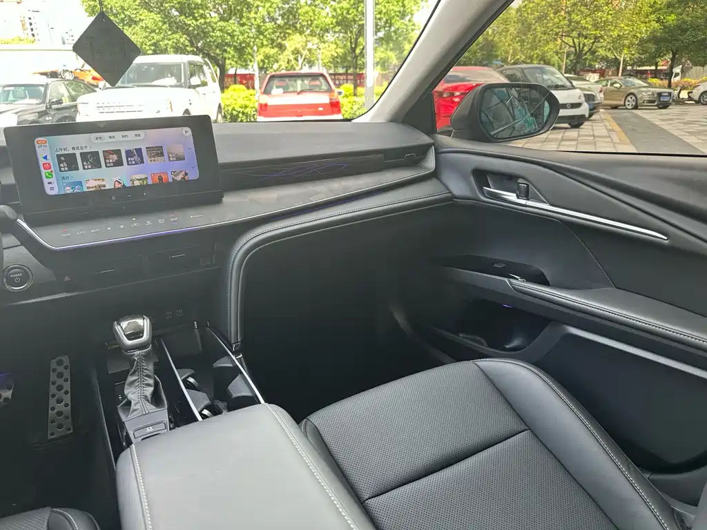 Toyota Camry — миниатюра 17