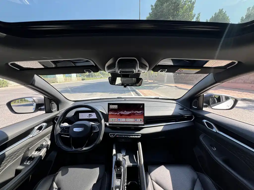 Geely Binyue — миниатюра 10