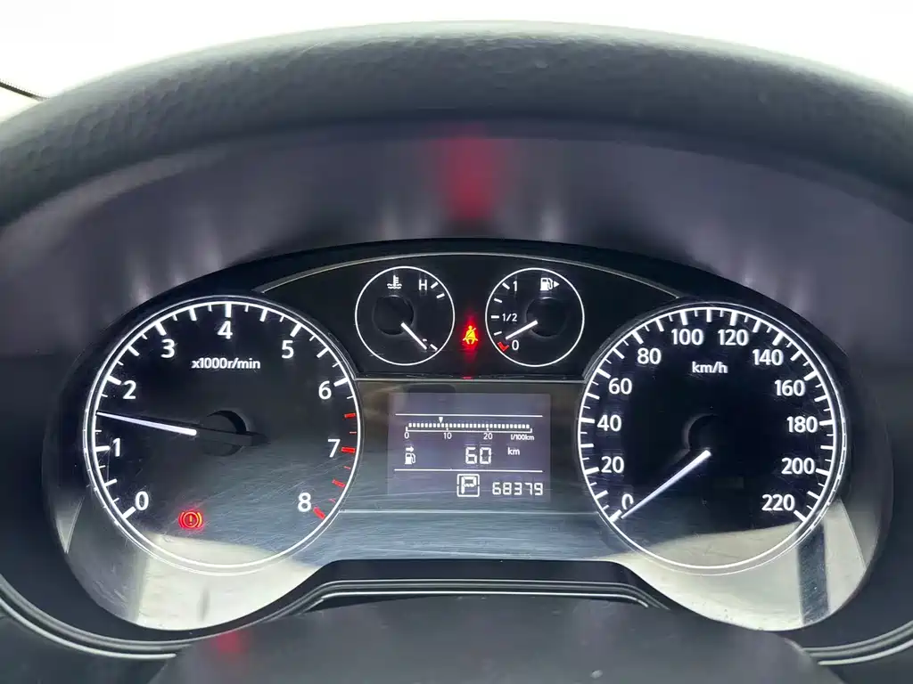 Nissan Tiida — миниатюра 9