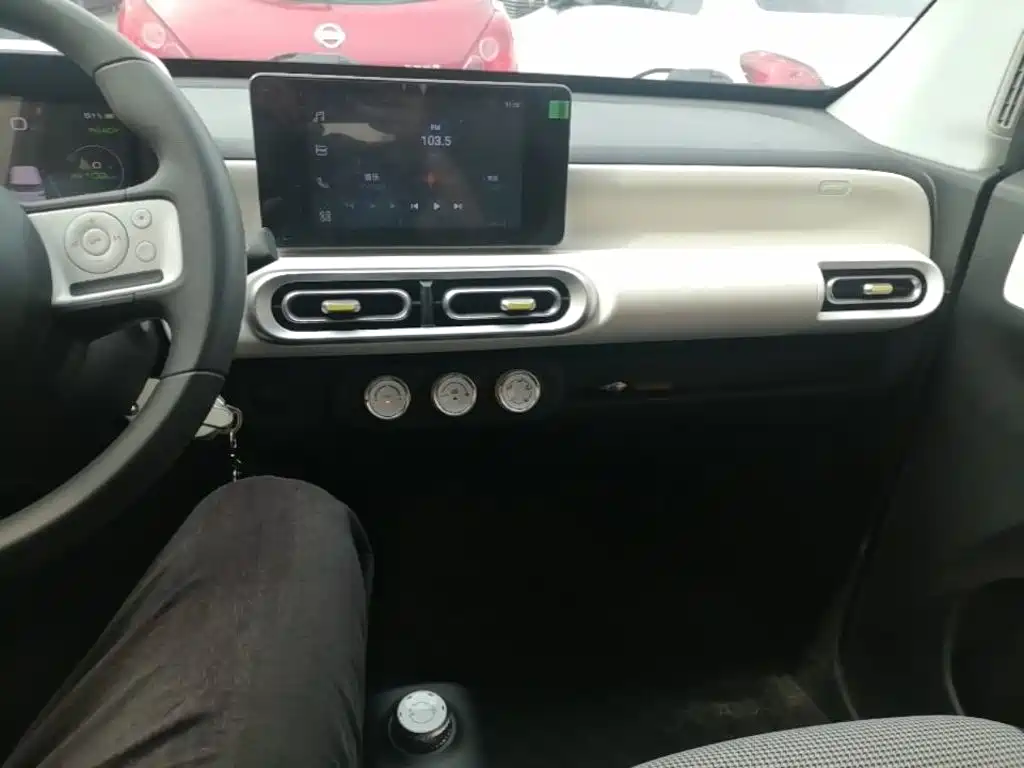 Wuling MINIEV — миниатюра 13