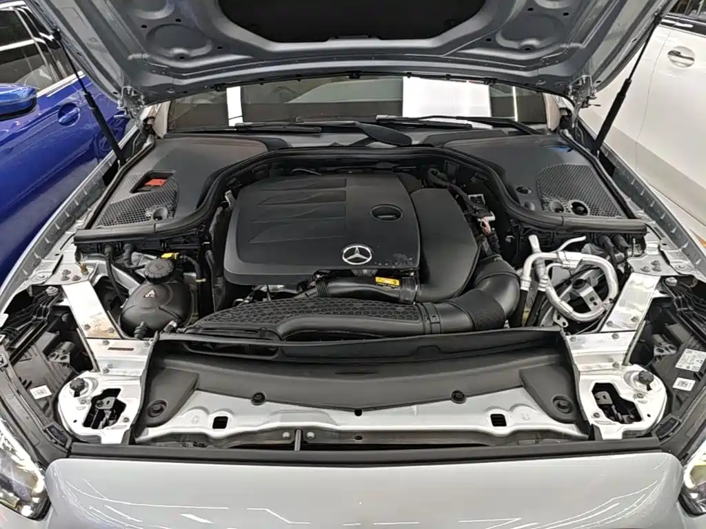Mercedes-Benz E-Class — миниатюра 20
