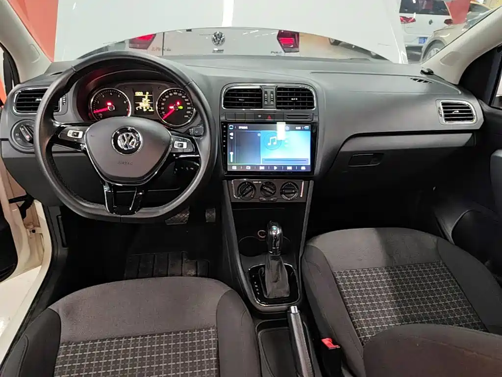 Volkswagen Polo — миниатюра 13