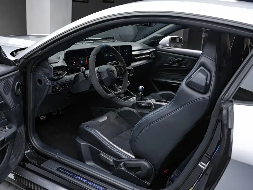 Ford Mustang — миниатюра 17